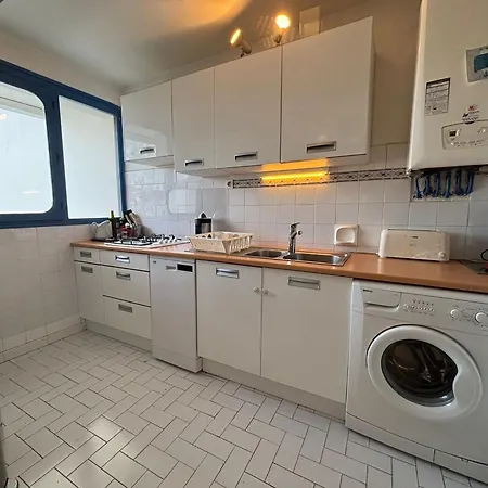 Duplex T3 Lumineux Avec Terrasse, Parking, A 5 Min Du Centre - Fr-1-239-1092 *